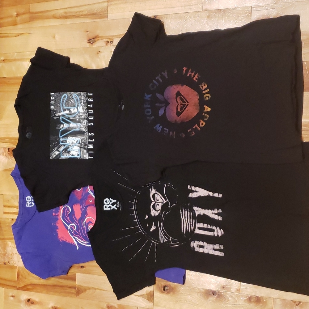 Roxy M lot of t-shirts